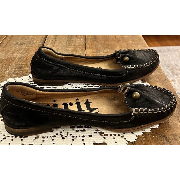 Lucchese Boot Co Women's Button Loafer Moccasins size 7.5 M Black Leather Shoes - Picture 3 of 9